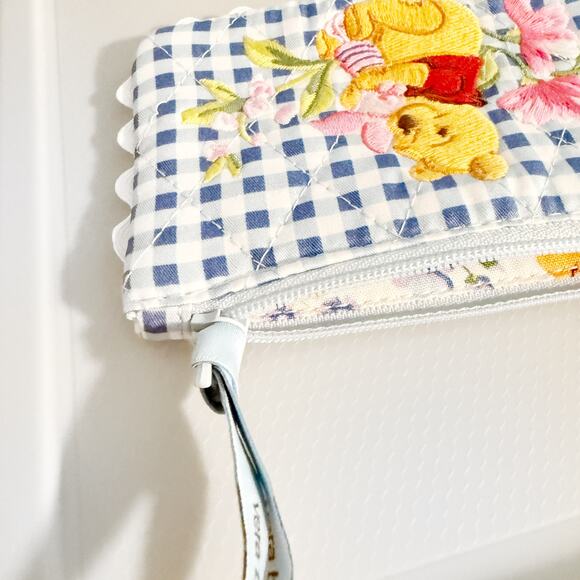 Vera Bradley Winnie The Pooh Zip ID Case - Disney Gingham Wallet Piglet Cotton - Picture 5 of 7